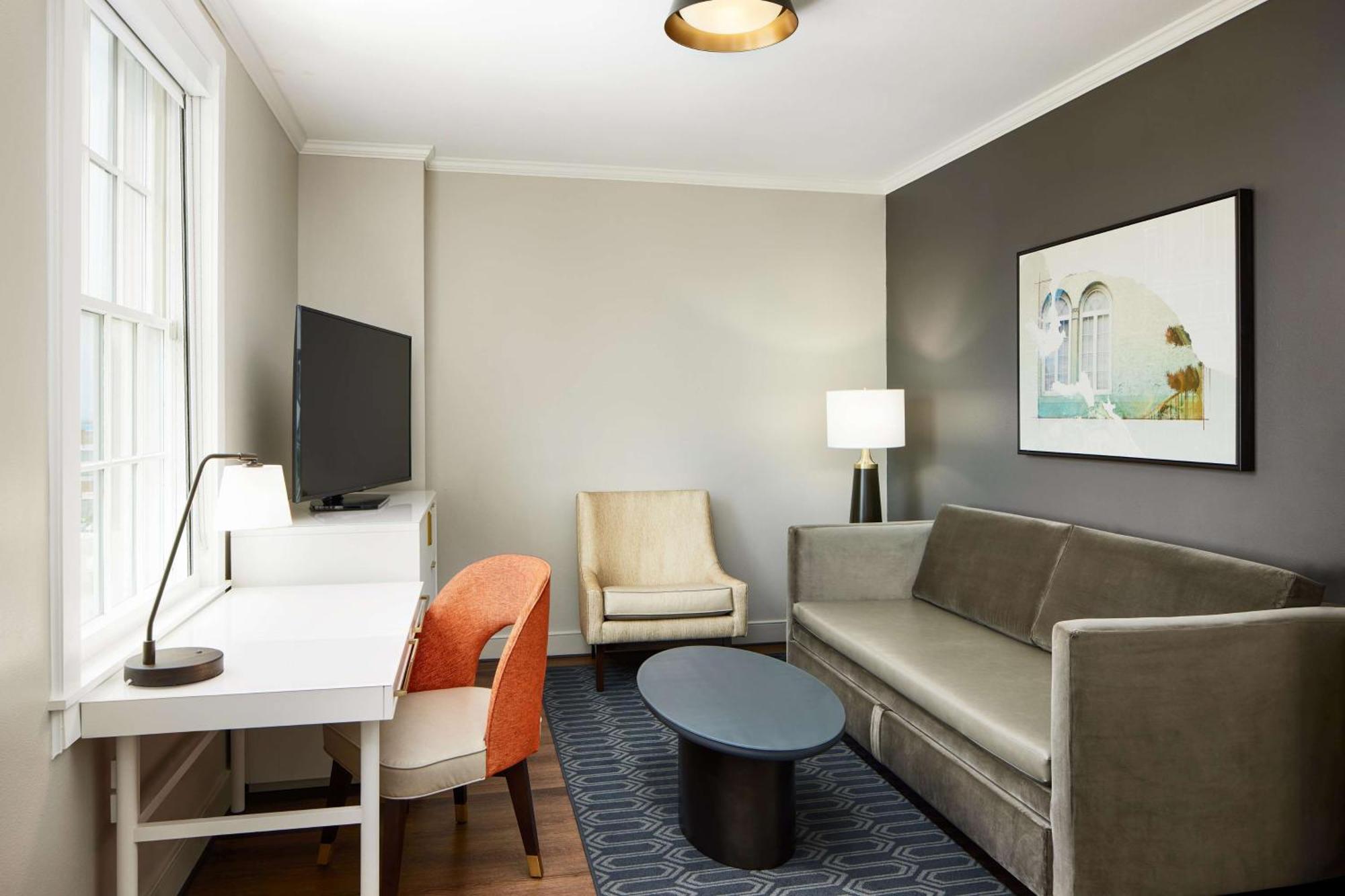 One-Bedroom King Suite,1551453343:JPEG