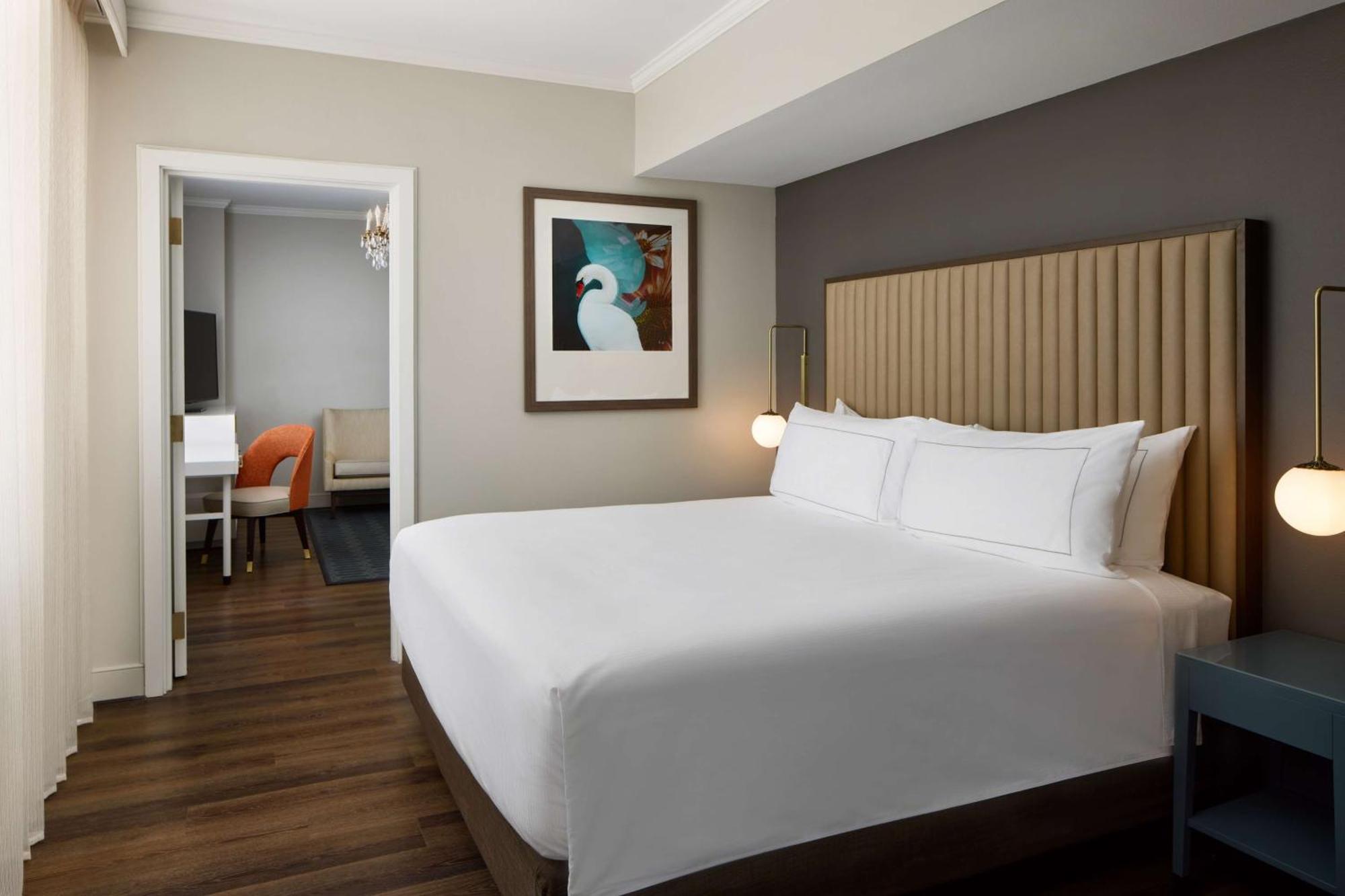One-Bedroom King Suite,1551453343:JPEG